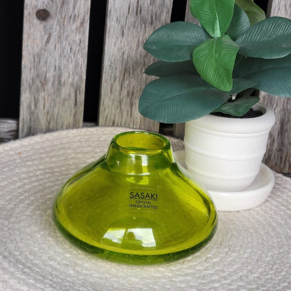 SASAKI crystal green handcrafted bud vase - Picture 5 of 7